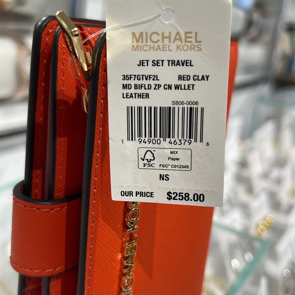 Michael Medium Crossgrain Leather Bifold Wallet
Red Clay 
NWT - Picture 12 of 16